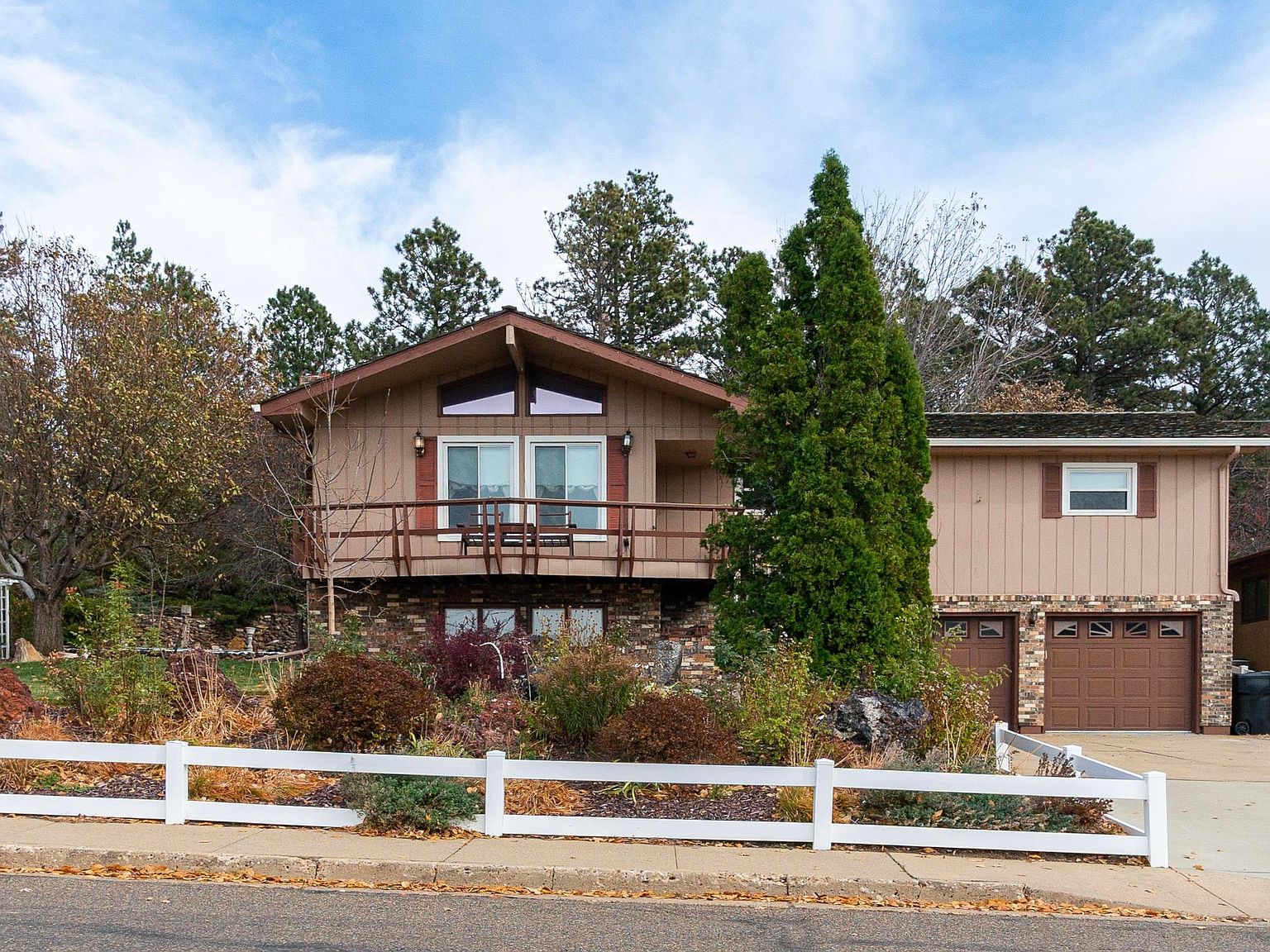 962 7th Ave W, Dickinson, ND 58601 Zillow