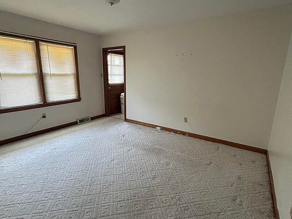 4th image of 304 Crume Rd