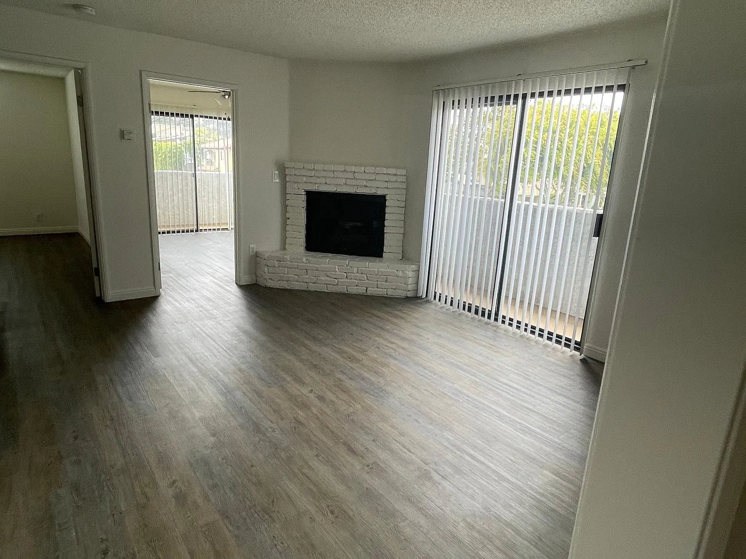 3 bed, 1225 sqft, $3,750 — Photo 3