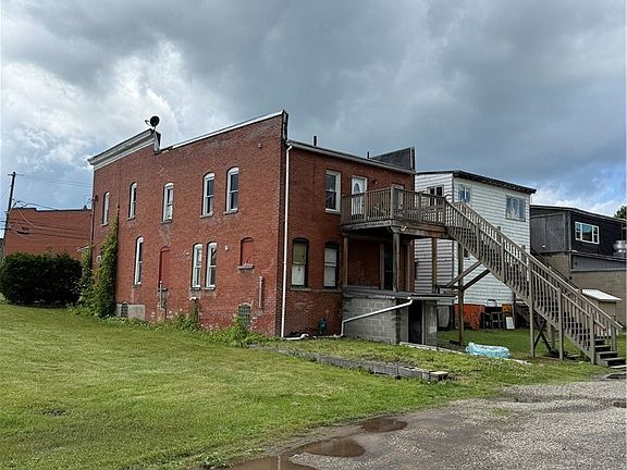4th image of 10 Jamestown St