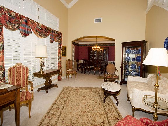 Living36305Willowdale.jpg