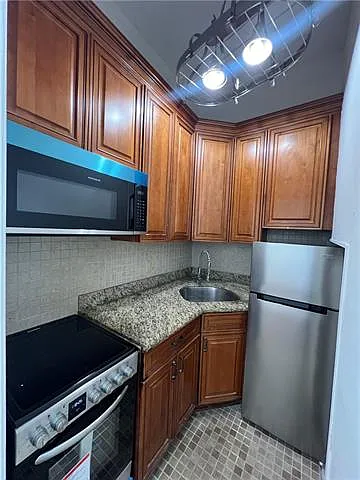 1637 3rd St #2 — Photo 5