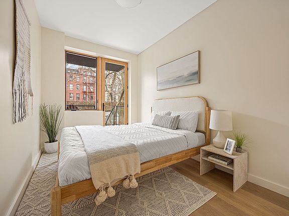 4th image of 598 Sterling Pl #4R