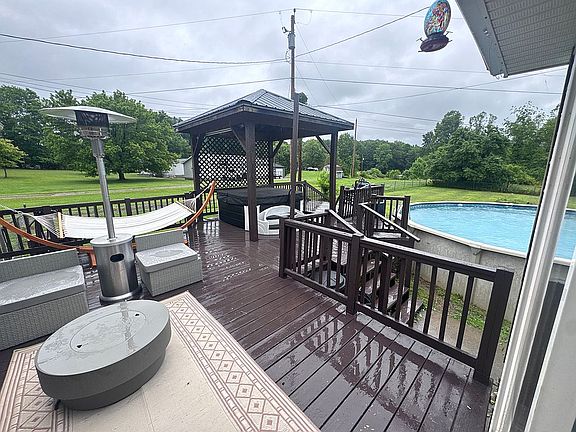 2nd image of 1550 Ridgeview Dr