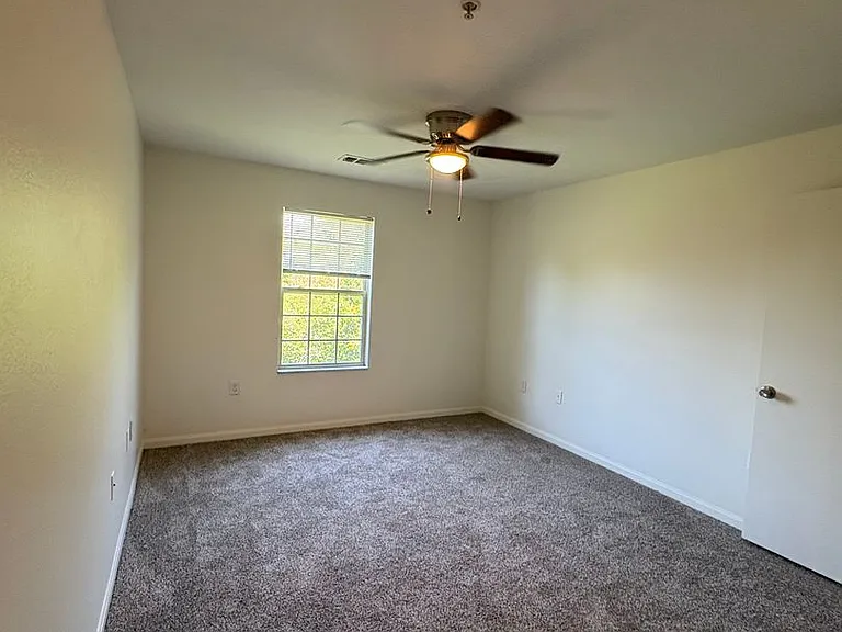 Highlands Apts — Photo 41