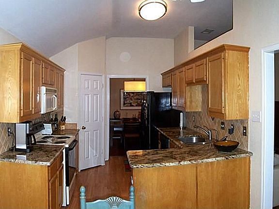 4th image of 820 Chaparral Dr