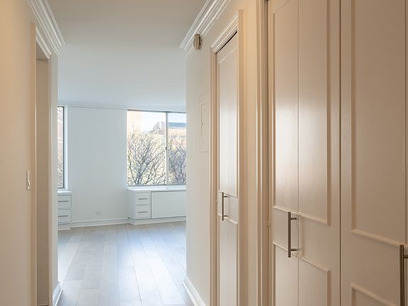 5th image of 303 Greenwich St #5C