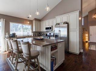 408 San Vincente Cir, Thousand Oaks, CA 91320
