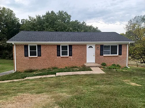 1318 Courtney Dr Photo 1