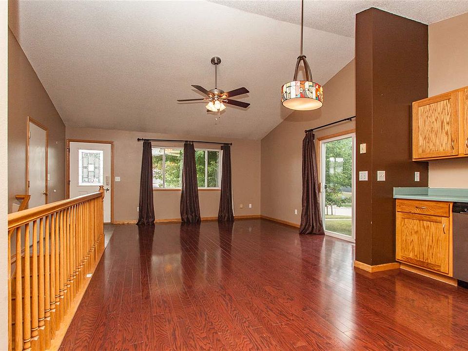 1st image of 742 Molly Dr