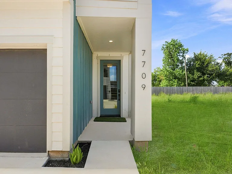 7709 Earl Rudder Way — Photo 7