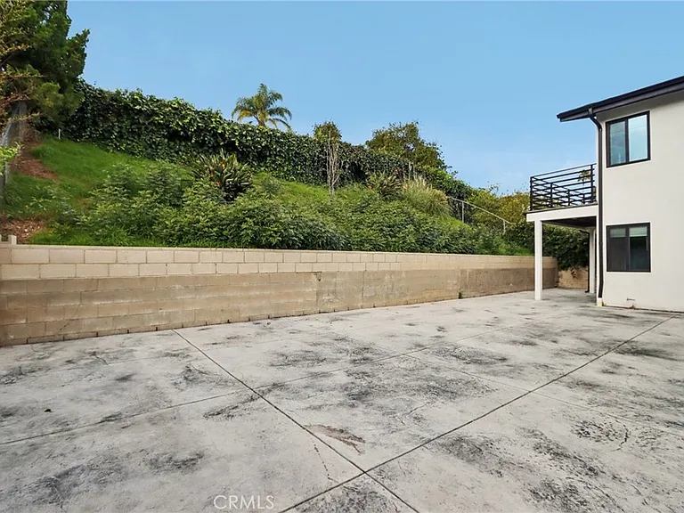 17465 Tuscan Dr — Photo 29