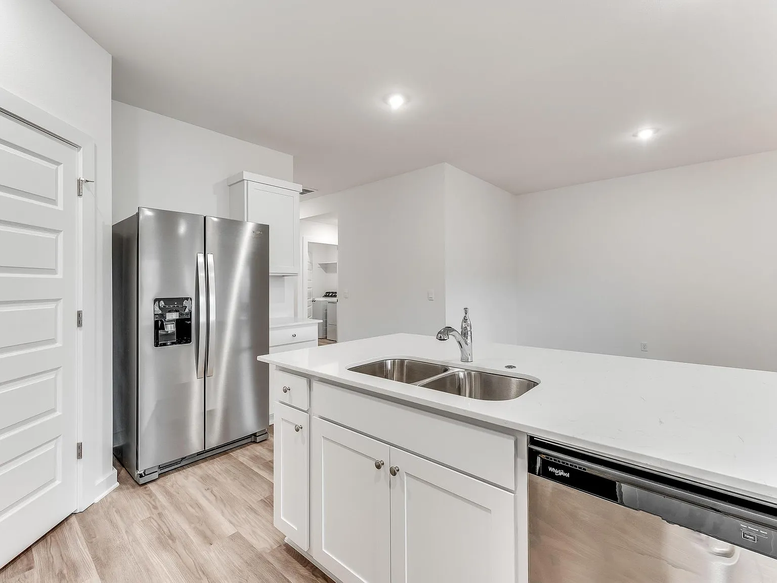 4 bed, 1891 sqft, $2,400 — Photo 3