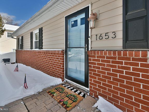 5th image of 1653 Fitzwatertown Rd