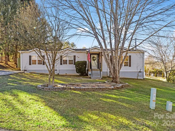 11 Timbers Edge Ln, Fairview, NC 28730