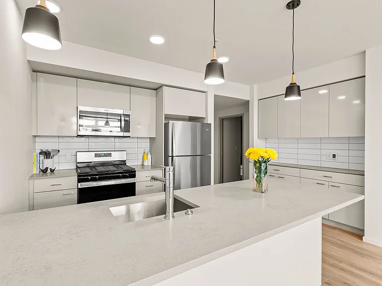 Splash Apartments — Photo 9