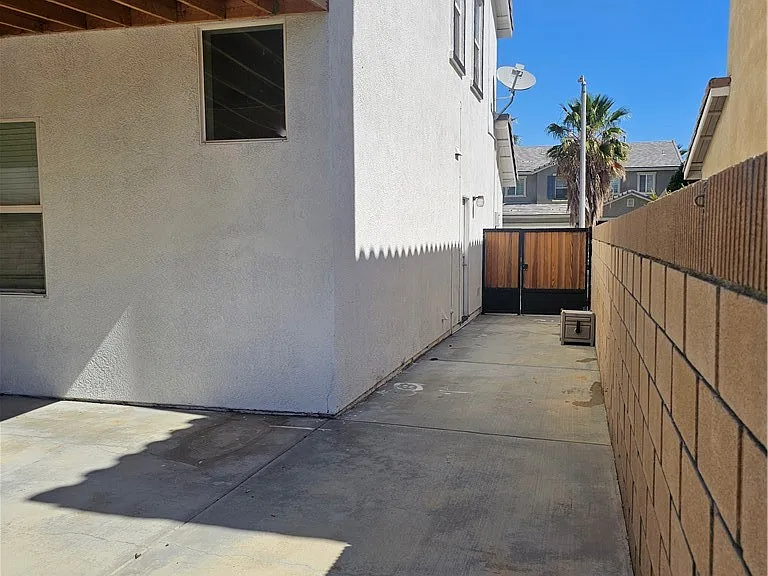4206 Vahan Ct — Photo 21