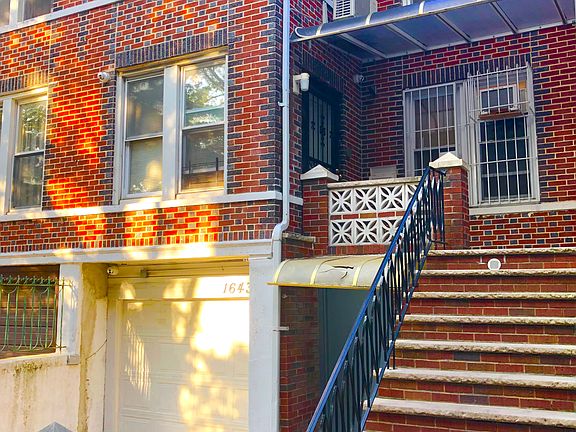 2 Separate Entrances