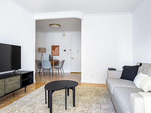 3rd image of 150 E 57th St APT 23D