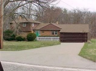 10127 Highland Dr, Brecksville, OH 44141