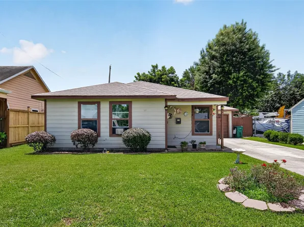 2402 Raymond St, Pasadena, TX 77506