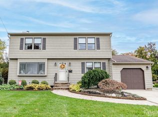 55 Old Post Rd, Edison, NJ 08817