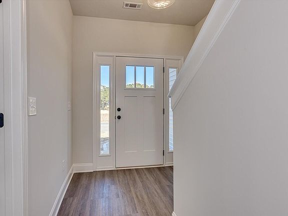 5th image of 216 Bay Meadows Dr