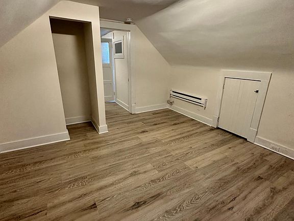 5th image of 17430 Woodford Ave #3
