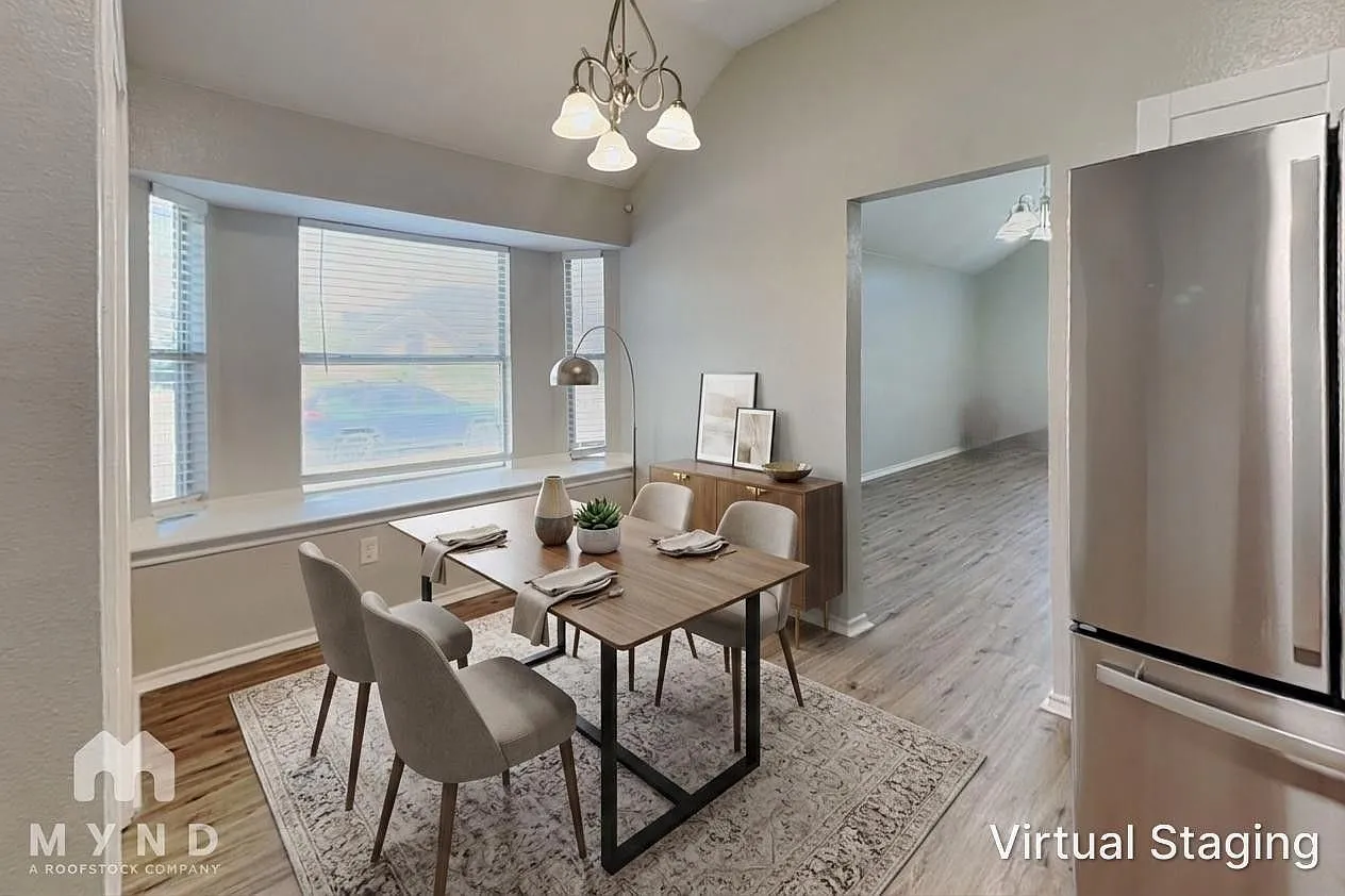 4 bed, 2.0 bath, 2008 sqft, $2,375 — Photo 3