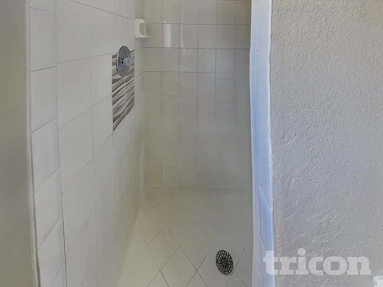 20336 Peachland Blvd — Photo 8