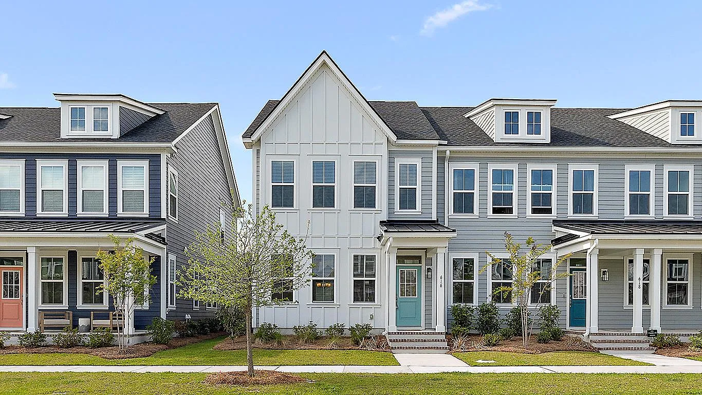 3 bed, 2.5 bath, 1553 sqft, $2,395 — Photo 1