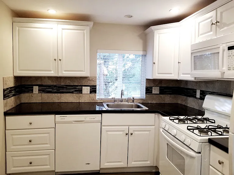 2920 Calle Vera Cruz — Photo 4