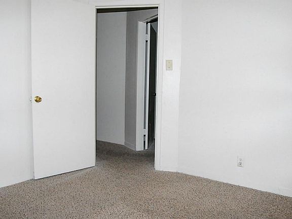 5th image of 2207 Franklin Dr