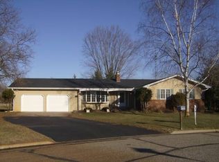334 Hampton Cir, Nekoosa, WI 54457