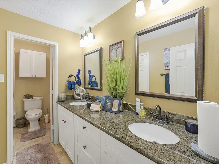 2103 Blue Water Bay Dr — Photo 25