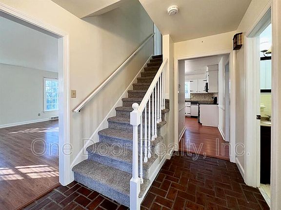 2nd image of 121 Indian Cir