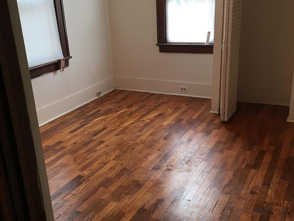 2nd image of 1010 S Lynn St
