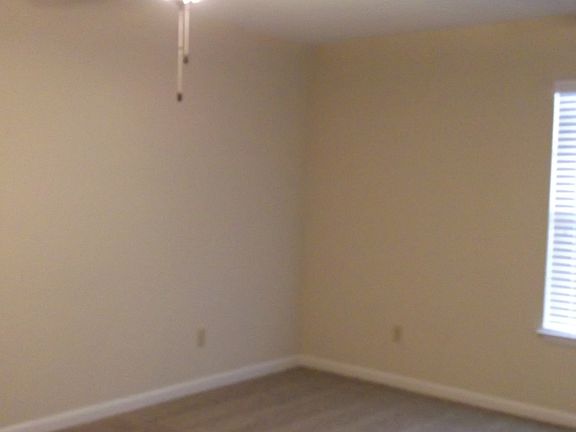 5th image of 4417 Oakwood Dr APT 1604