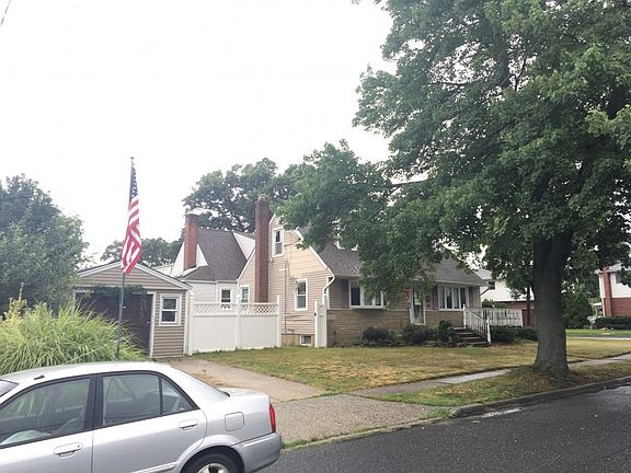 3rd image of 410 Lucille Ave