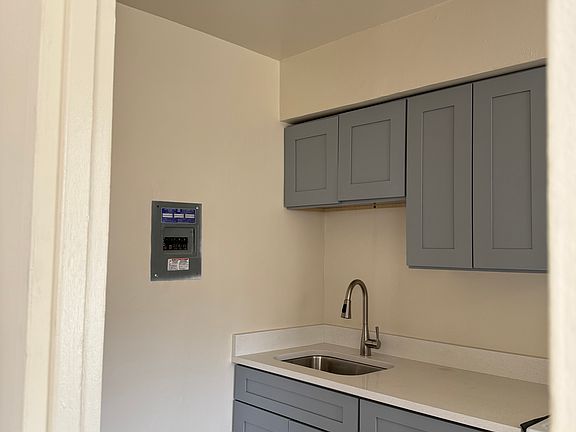 5th image of 7601 S South Shore Dr