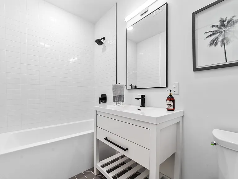 208 Spencer Ave #7 — Photo 6