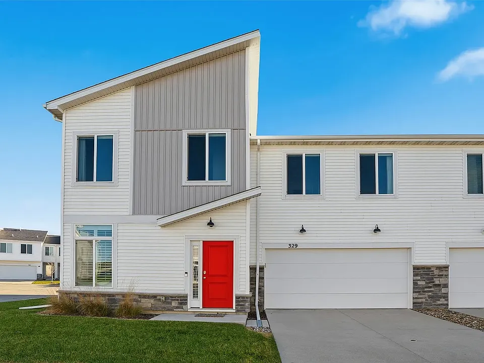 329 NE Otter Dr