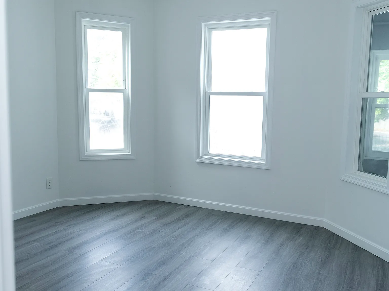 4 bed, 1400 sqft, $4,300 — Photo 4