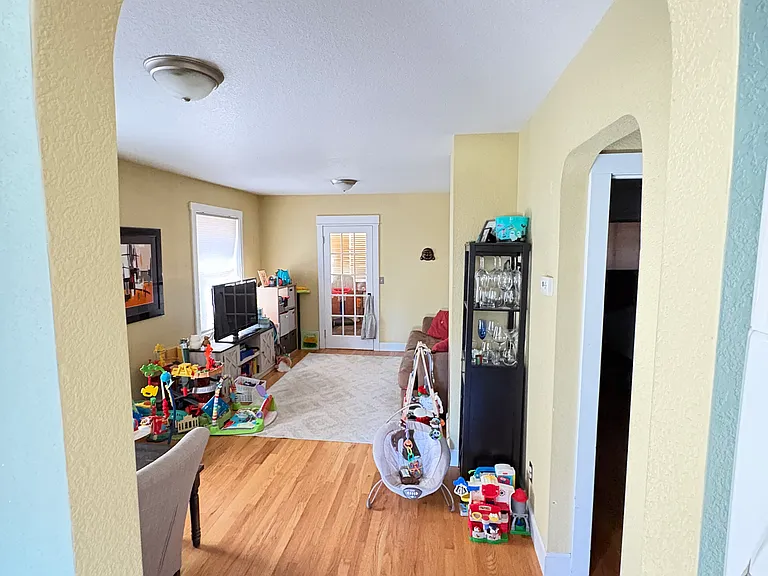 1904 S Williams St — Photo 12