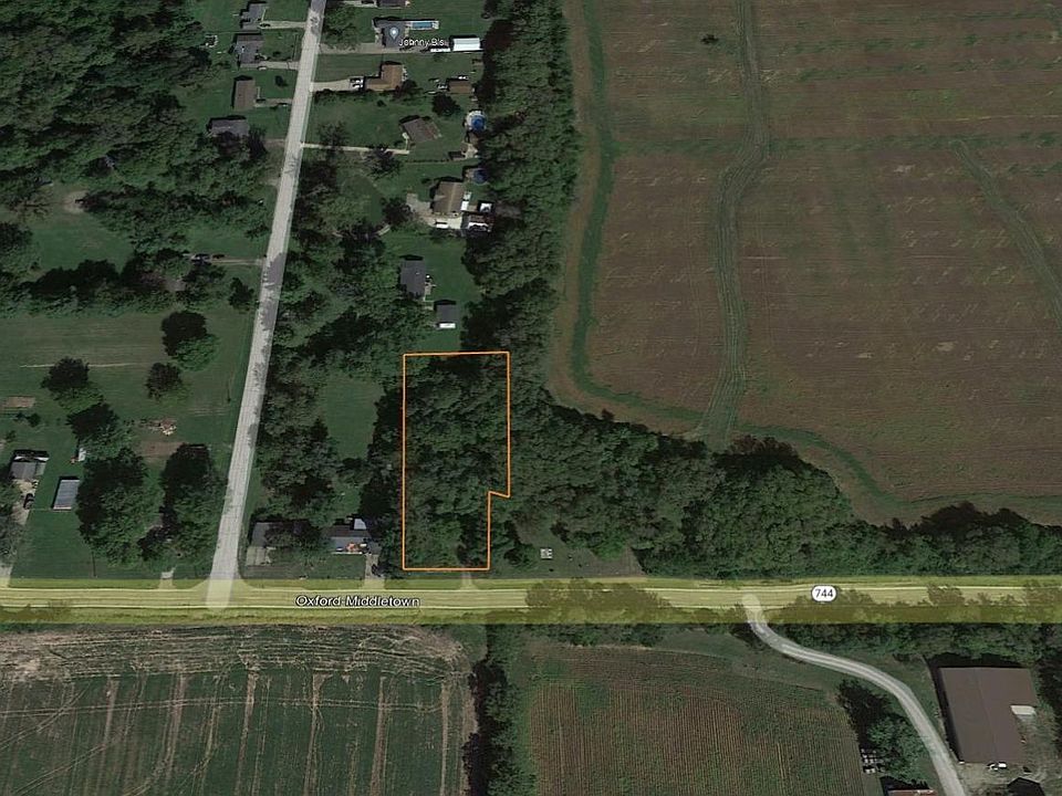 2nd image of 4762 Oxford Middletown Rd