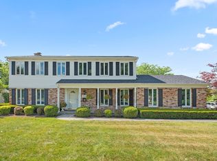 1562 Coventry Rd, Schaumburg, IL 60195