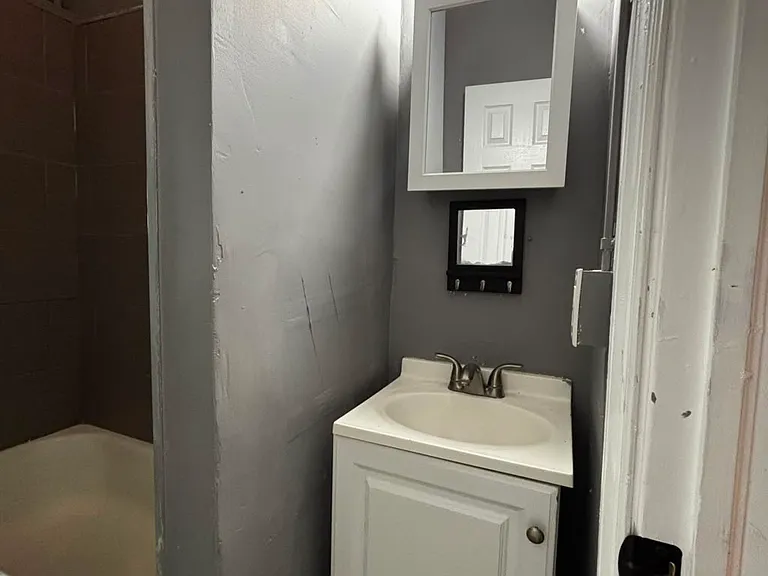 713 Arlington Ave #4D — Photo 6