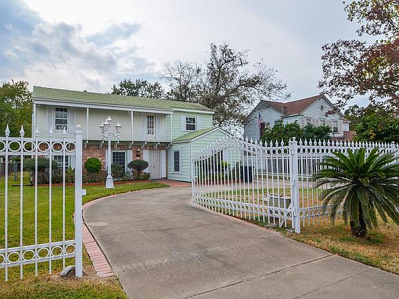 2nd image of 3512 Southmore Blvd
