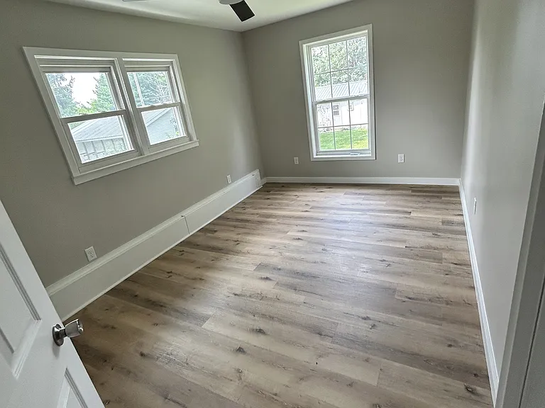 803 S Market St — Photo 6