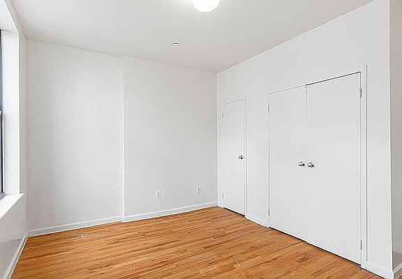 4th image of 152 W 141st St #4B